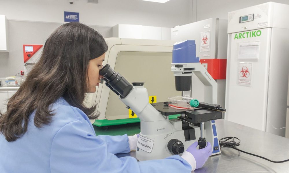 001051690W